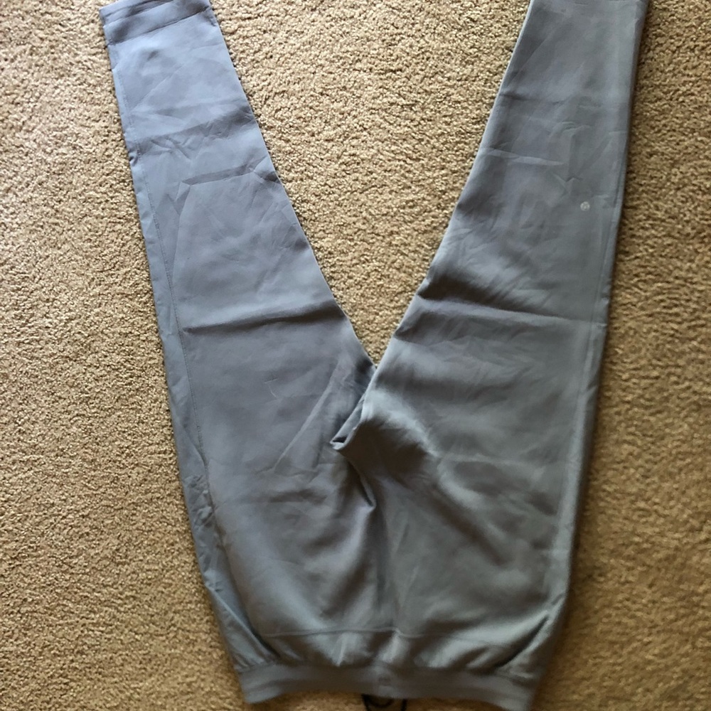 Size L lululemon pant